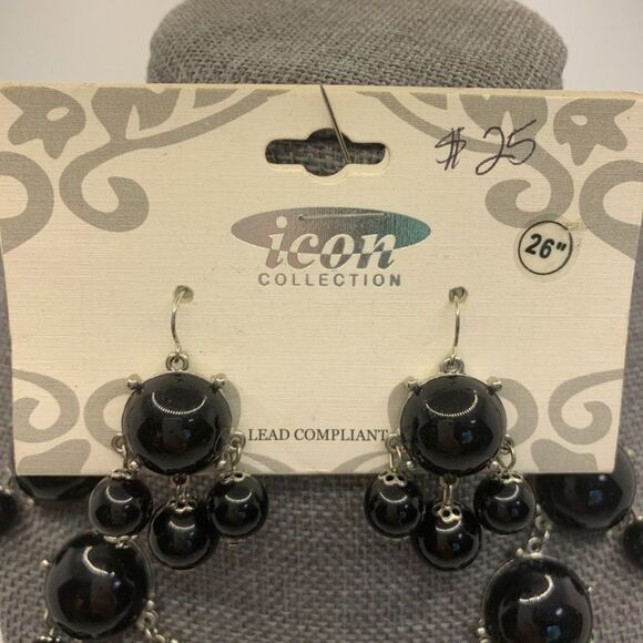 Icon Collection Earring and Necklace Set - Picture 2 of 5